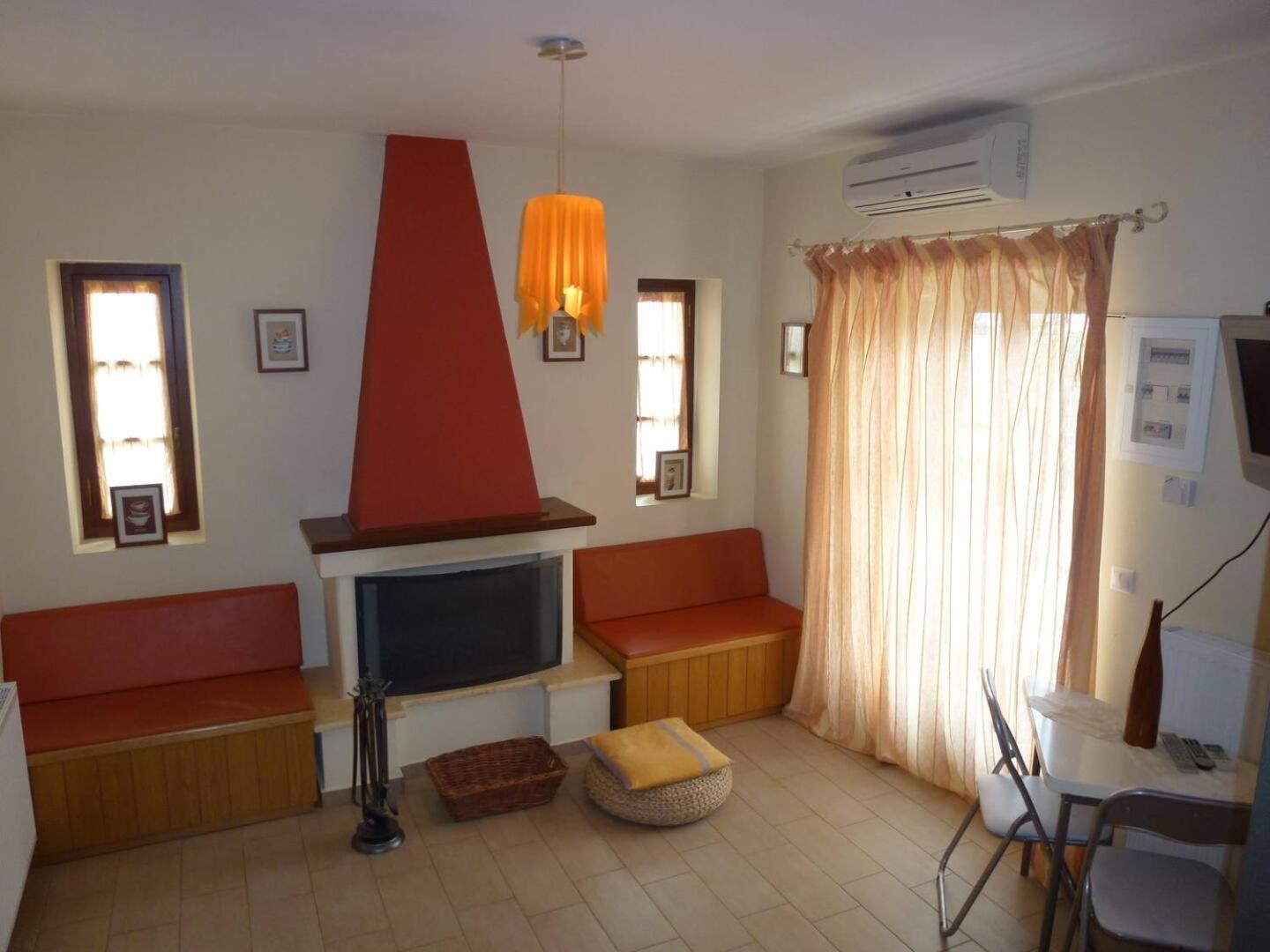 Apartamento Karantonis House Leonídion Exterior foto